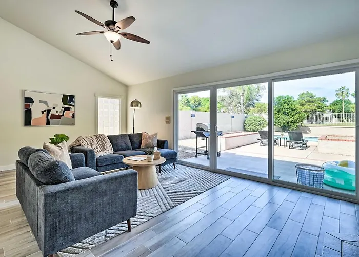 Ideal For Snowbirds! Poolside Getaway In Glendale