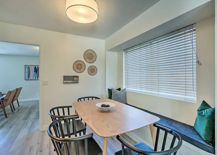 Ideal For Snowbirds! Poolside Getaway In * Glendale
