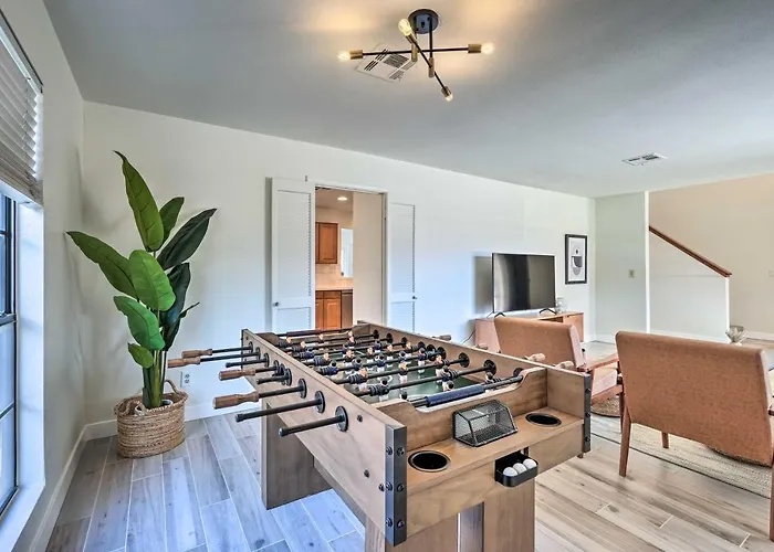 Ideal For Snowbirds! Poolside Getaway In * Glendale