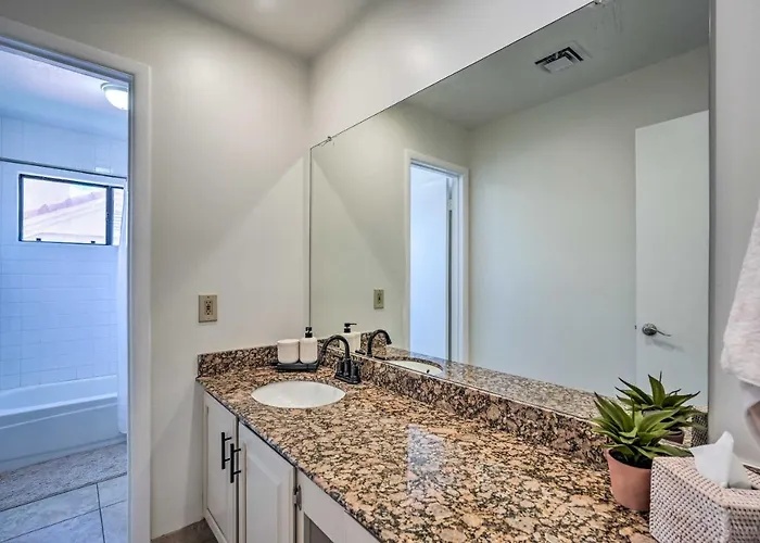 Ferienhaus Ideal For Snowbirds! Poolside Getaway In
